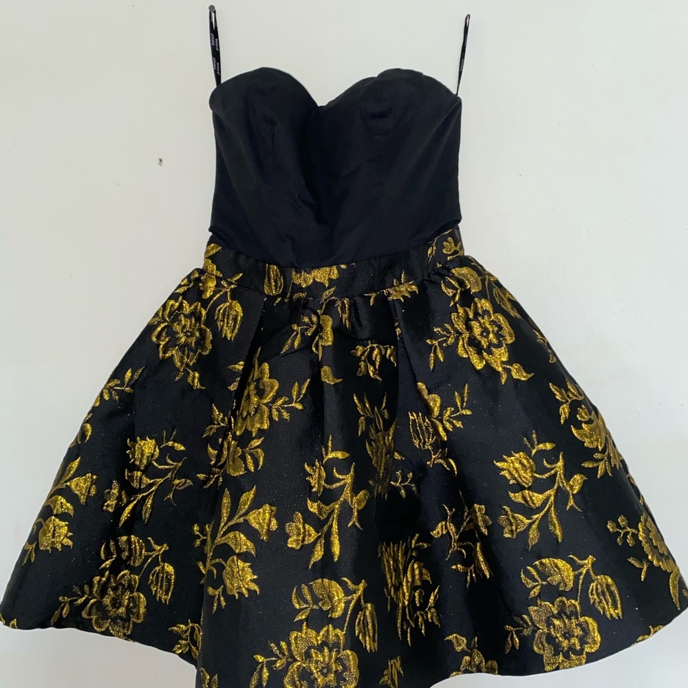 Dress - Picture 2 of 3